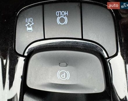 Белый Тойота C-HR, объемом двигателя 1.2 л и пробегом 92 тыс. км за 20490 $, фото 22 на Automoto.ua