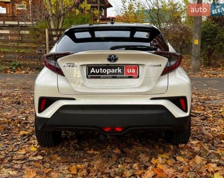 Белый Тойота C-HR, объемом двигателя 1.8 л и пробегом 79 тыс. км за 26290 $, фото 7 на Automoto.ua
