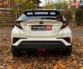 Белый Тойота C-HR, объемом двигателя 1.8 л и пробегом 79 тыс. км за 26290 $, фото 7 на Automoto.ua