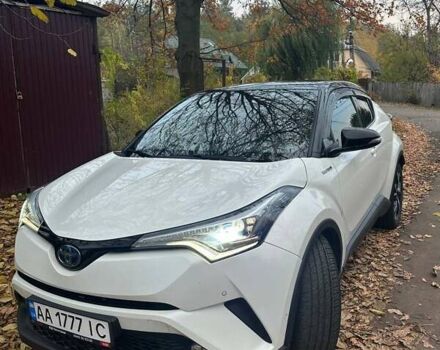 Тойота C-HR 2019 в Киеве на Automoto.ua Белый Тойота C-HR, объемом двигателя 1.8 л и пробегом 79 тыс. км за 25800 $, фото 2 на Automoto.ua