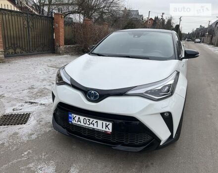 Белый Тойота C-HR, объемом двигателя 2 л и пробегом 36 тыс. км за 30500 $, фото 3 на Automoto.ua