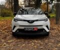 Белый Тойота C-HR, объемом двигателя 1.8 л и пробегом 79 тыс. км за 26290 $, фото 1 на Automoto.ua