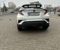 Белый Тойота C-HR, объемом двигателя 1.8 л и пробегом 66 тыс. км за 25999 $, фото 5 на Automoto.ua