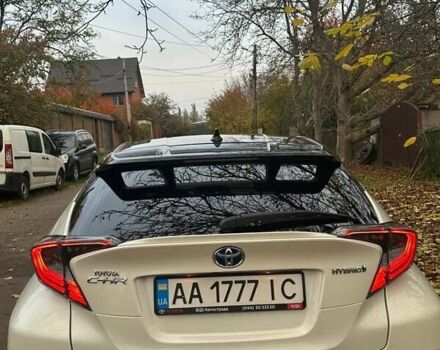 Тойота C-HR 2019 в Киеве на Automoto.ua Белый Тойота C-HR, объемом двигателя 1.8 л и пробегом 79 тыс. км за 25800 $, фото 10 на Automoto.ua