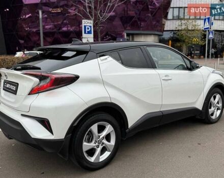 Белый Тойота C-HR, объемом двигателя 1.2 л и пробегом 92 тыс. км за 20490 $, фото 6 на Automoto.ua
