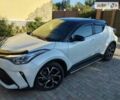 Белый Тойота C-HR, объемом двигателя 1.99 л и пробегом 30 тыс. км за 25700 $, фото 1 на Automoto.ua