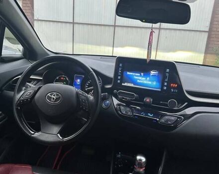 Тойота C-HR 2019 в Киеве на Automoto.ua Белый Тойота C-HR, объемом двигателя 1.8 л и пробегом 79 тыс. км за 25800 $, фото 35 на Automoto.ua