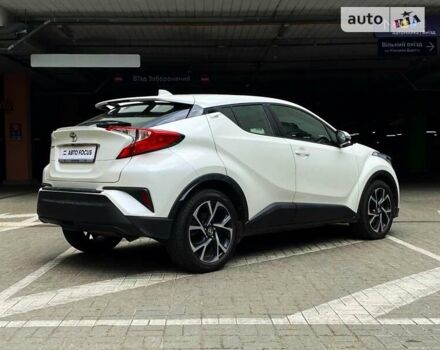 Белый Тойота C-HR, объемом двигателя 1.99 л и пробегом 22 тыс. км за 22490 $, фото 5 на Automoto.ua