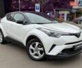 Белый Тойота C-HR, объемом двигателя 1.2 л и пробегом 92 тыс. км за 20490 $, фото 1 на Automoto.ua