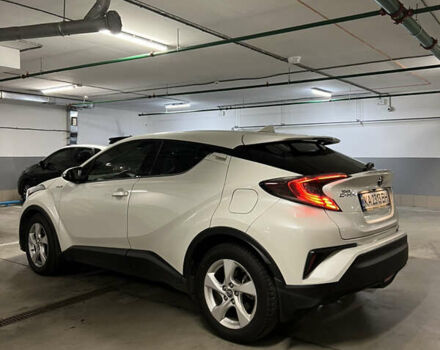 Белый Тойота C-HR, объемом двигателя 1.8 л и пробегом 89 тыс. км за 28500 $, фото 25 на Automoto.ua