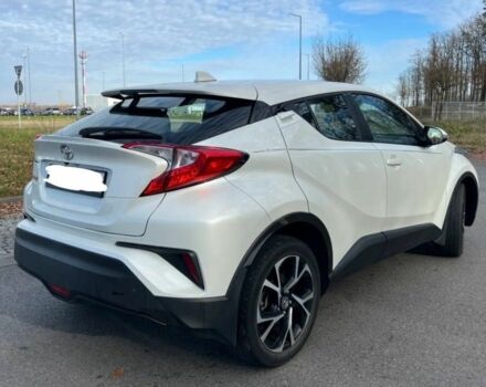 Білий Тойота C-HR, об'ємом двигуна 2 л та пробігом 58 тис. км за 10000 $, фото 3 на Automoto.ua