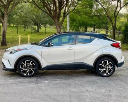 Белый Тойота C-HR, объемом двигателя 2 л и пробегом 61 тыс. км за 7500 $, фото 2 на Automoto.ua