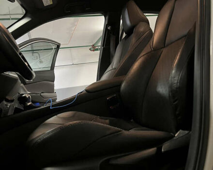 Белый Тойота C-HR, объемом двигателя 1.8 л и пробегом 89 тыс. км за 28500 $, фото 4 на Automoto.ua