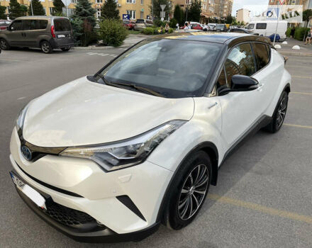 Білий Тойота C-HR, об'ємом двигуна 1.8 л та пробігом 54 тис. км за 27200 $, фото 1 на Automoto.ua