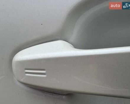 Белый Тойота C-HR, объемом двигателя 1.2 л и пробегом 92 тыс. км за 20490 $, фото 15 на Automoto.ua