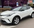 Белый Тойота C-HR, объемом двигателя 1.2 л и пробегом 92 тыс. км за 20490 $, фото 3 на Automoto.ua