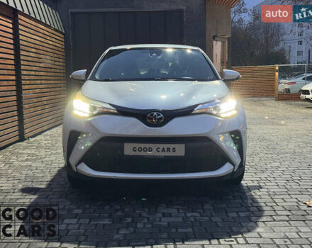 Белый Тойота C-HR, объемом двигателя 2 л и пробегом 46 тыс. км за 22000 $, фото 1 на Automoto.ua