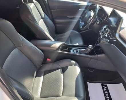 Белый Тойота C-HR, объемом двигателя 1.8 л и пробегом 113 тыс. км за 27480 $, фото 25 на Automoto.ua