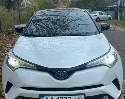 Тойота C-HR 2019 в Киеве на Automoto.ua Белый Тойота C-HR, объемом двигателя 1.8 л и пробегом 79 тыс. км за 25800 $, фото 4 на Automoto.ua