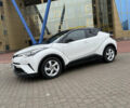 Белый Тойота C-HR, объемом двигателя 1.8 л и пробегом 66 тыс. км за 25999 $, фото 1 на Automoto.ua