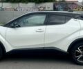Белый Тойота C-HR, объемом двигателя 1.2 л и пробегом 40 тыс. км за 27297 $, фото 1 на Automoto.ua