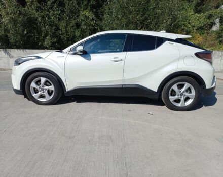 Белый Тойота C-HR, объемом двигателя 1.8 л и пробегом 113 тыс. км за 27480 $, фото 8 на Automoto.ua