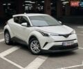 Білий Тойота C-HR, об'ємом двигуна 1.99 л та пробігом 66 тис. км за 19300 $, фото 1 на Automoto.ua