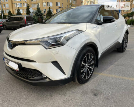 Білий Тойота C-HR, об'ємом двигуна 1.8 л та пробігом 54 тис. км за 27200 $, фото 2 на Automoto.ua