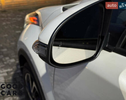 Белый Тойота C-HR, объемом двигателя 2 л и пробегом 46 тыс. км за 22000 $, фото 20 на Automoto.ua