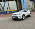 Белый Тойота C-HR, объемом двигателя 1.8 л и пробегом 66 тыс. км за 25999 $, фото 3 на Automoto.ua