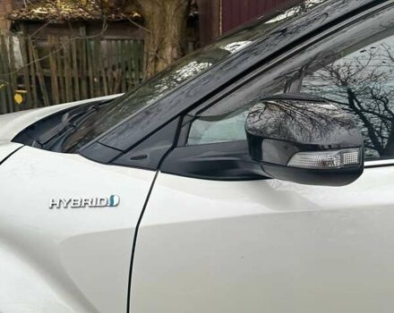 Тойота C-HR 2019 в Киеве на Automoto.ua Белый Тойота C-HR, объемом двигателя 1.8 л и пробегом 79 тыс. км за 25800 $, фото 16 на Automoto.ua