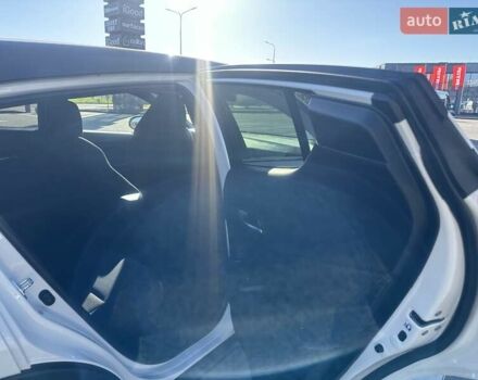 Білий Тойота C-HR, об'ємом двигуна 1.8 л та пробігом 92 тис. км за 25500 $, фото 12 на Automoto.ua
