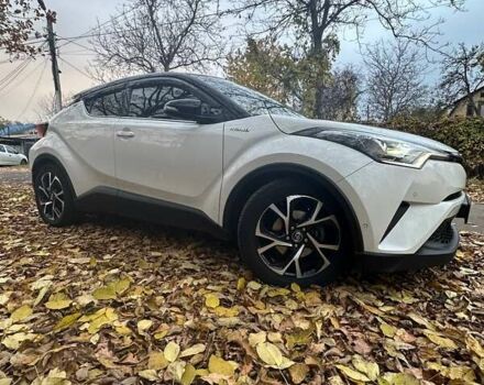 Тойота C-HR 2019 в Киеве на Automoto.ua Белый Тойота C-HR, объемом двигателя 1.8 л и пробегом 79 тыс. км за 25800 $, фото 6 на Automoto.ua