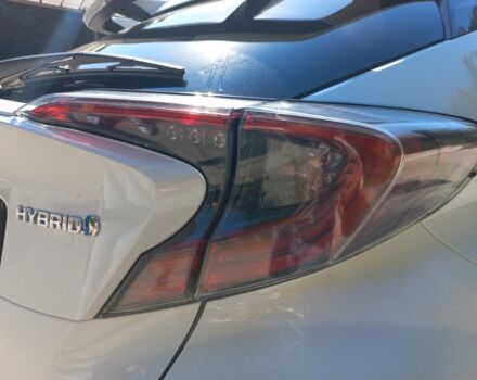 Белый Тойота C-HR, объемом двигателя 1.8 л и пробегом 113 тыс. км за 27480 $, фото 14 на Automoto.ua