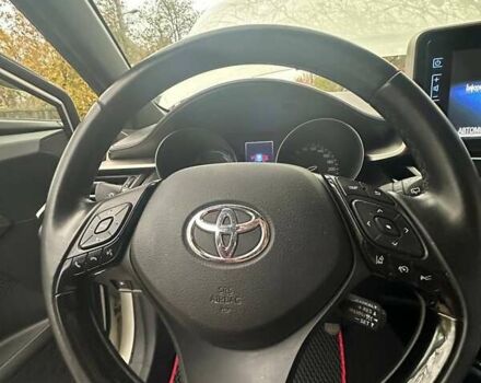 Тойота C-HR 2019 в Киеве на Automoto.ua Белый Тойота C-HR, объемом двигателя 1.8 л и пробегом 79 тыс. км за 25800 $, фото 37 на Automoto.ua