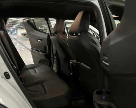 Белый Тойота C-HR, объемом двигателя 1.8 л и пробегом 89 тыс. км за 28500 $, фото 15 на Automoto.ua