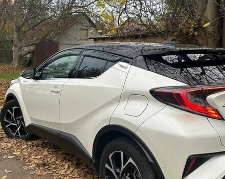 Тойота C-HR 2019 в Киеве на Automoto.ua Белый Тойота C-HR, объемом двигателя 1.8 л и пробегом 79 тыс. км за 25800 $, фото 12 на Automoto.ua