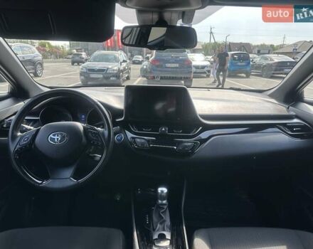Білий Тойота C-HR, об'ємом двигуна 1.8 л та пробігом 92 тис. км за 25500 $, фото 1 на Automoto.ua