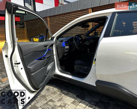 Белый Тойота C-HR, объемом двигателя 2 л и пробегом 46 тыс. км за 22000 $, фото 17 на Automoto.ua