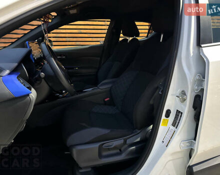 Белый Тойота C-HR, объемом двигателя 2 л и пробегом 46 тыс. км за 22000 $, фото 19 на Automoto.ua