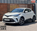 Белый Тойота C-HR, объемом двигателя 2 л и пробегом 70 тыс. км за 21400 $, фото 1 на Automoto.ua