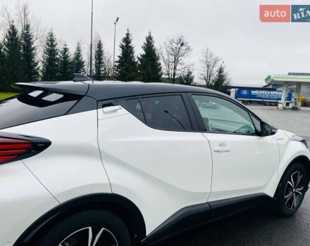 Белый Тойота C-HR, объемом двигателя 1.99 л и пробегом 91 тыс. км за 26350 $, фото 4 на Automoto.ua