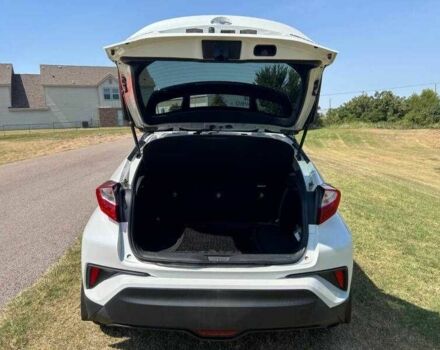 Белый Тойота C-HR, объемом двигателя 2 л и пробегом 57 тыс. км за 6300 $, фото 4 на Automoto.ua