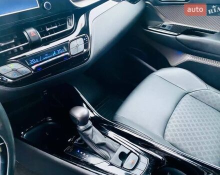 Белый Тойота C-HR, объемом двигателя 1.99 л и пробегом 91 тыс. км за 26350 $, фото 21 на Automoto.ua