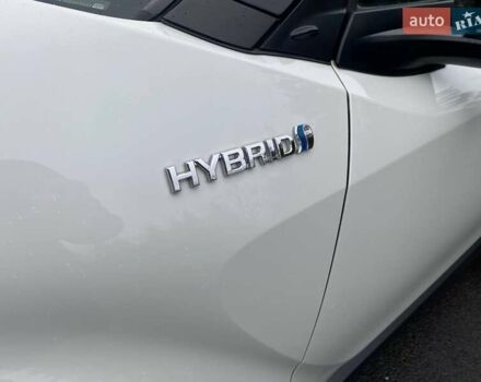 Белый Тойота C-HR, объемом двигателя 1.99 л и пробегом 91 тыс. км за 26350 $, фото 31 на Automoto.ua