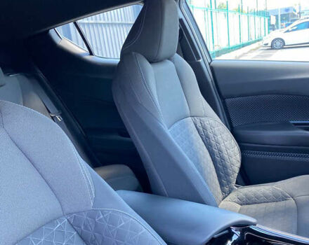 Білий Тойота C-HR, об'ємом двигуна 1.2 л та пробігом 40 тис. км за 24900 $, фото 22 на Automoto.ua