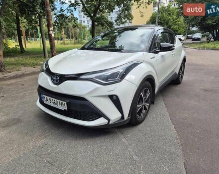 Белый Тойота C-HR, объемом двигателя 1.99 л и пробегом 55 тыс. км за 28400 $, фото 3 на Automoto.ua