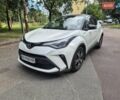 Белый Тойота C-HR, объемом двигателя 1.99 л и пробегом 55 тыс. км за 28400 $, фото 3 на Automoto.ua