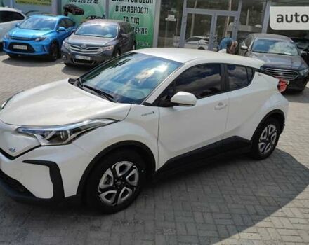 Белый Тойота C-HR, объемом двигателя 0 л и пробегом 17 тыс. км за 24500 $, фото 2 на Automoto.ua