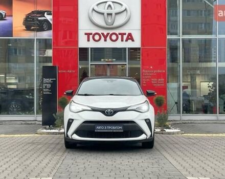 Белый Тойота C-HR, объемом двигателя 1.99 л и пробегом 64 тыс. км за 27507 $, фото 1 на Automoto.ua